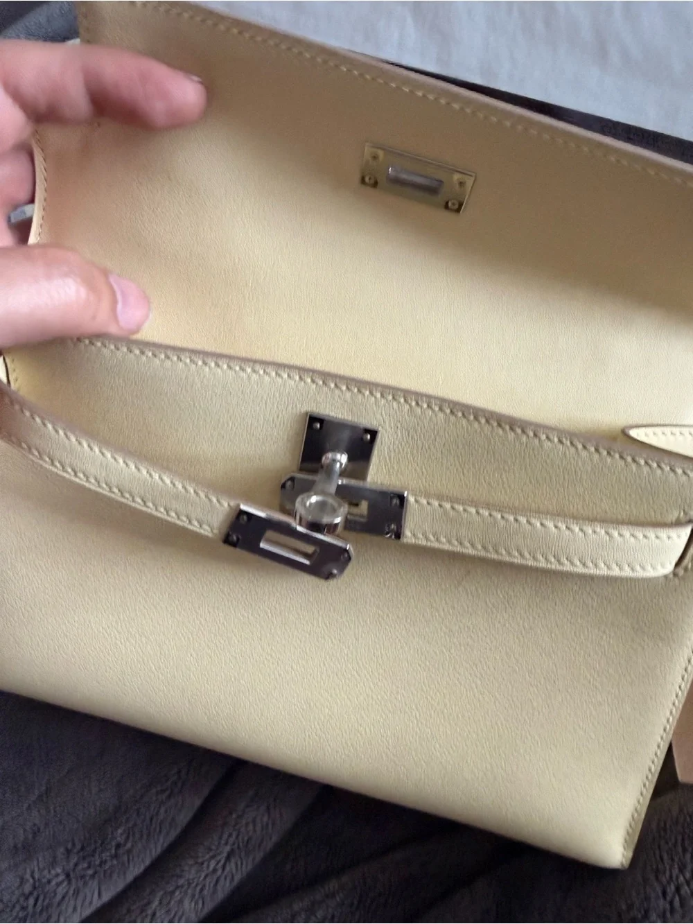 Elegant Cream Leather Top-Handle Bag